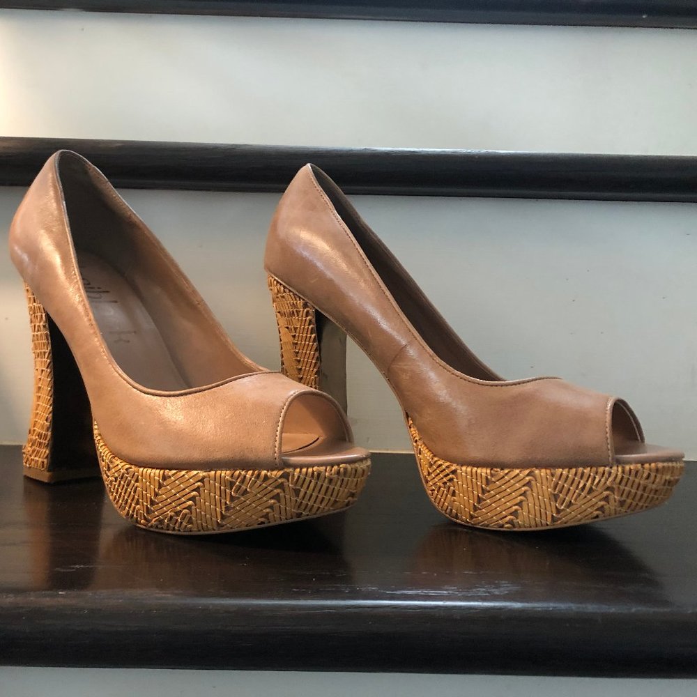 Dani black Tan Heel